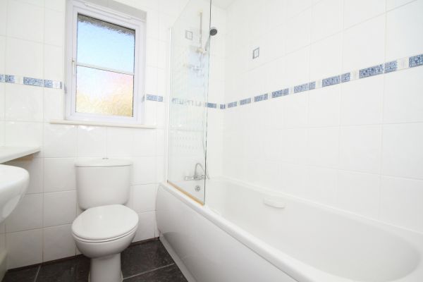 Cost of Shower Window Replacement in Mechanicsburg